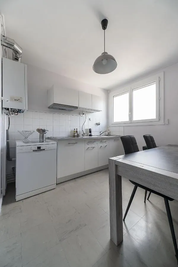 Le Raymond - Appartement Proche Du Centre Sportif, Des Rives De L'Allier Et Du Centre-Ville - Parking Βισύ