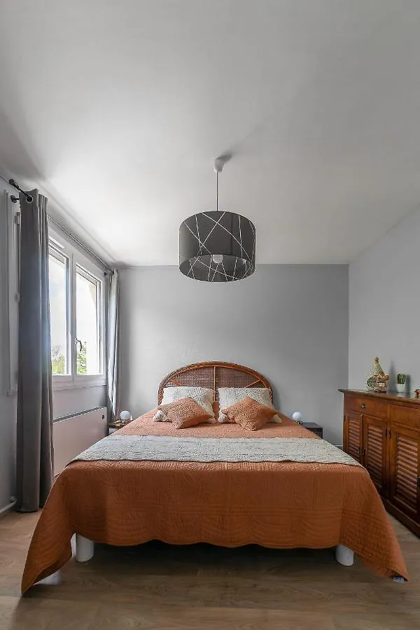 Le Raymond - Appartement Proche Du Centre Sportif, Des Rives De L'Allier Et Du Centre-Ville - Parking Βισύ Διαμέρισμα